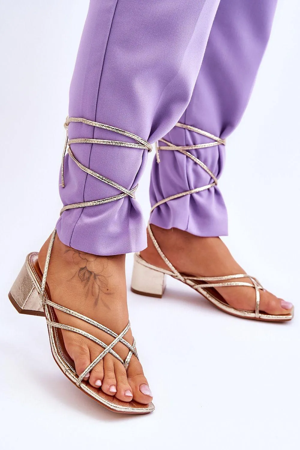 Chic Strappy Sandals - Model 180122